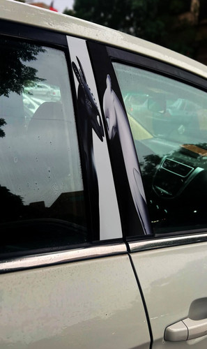 برچسب کاور ستون خودرو برند استیکر لئو مدل اژدها سواران کد ۰۲