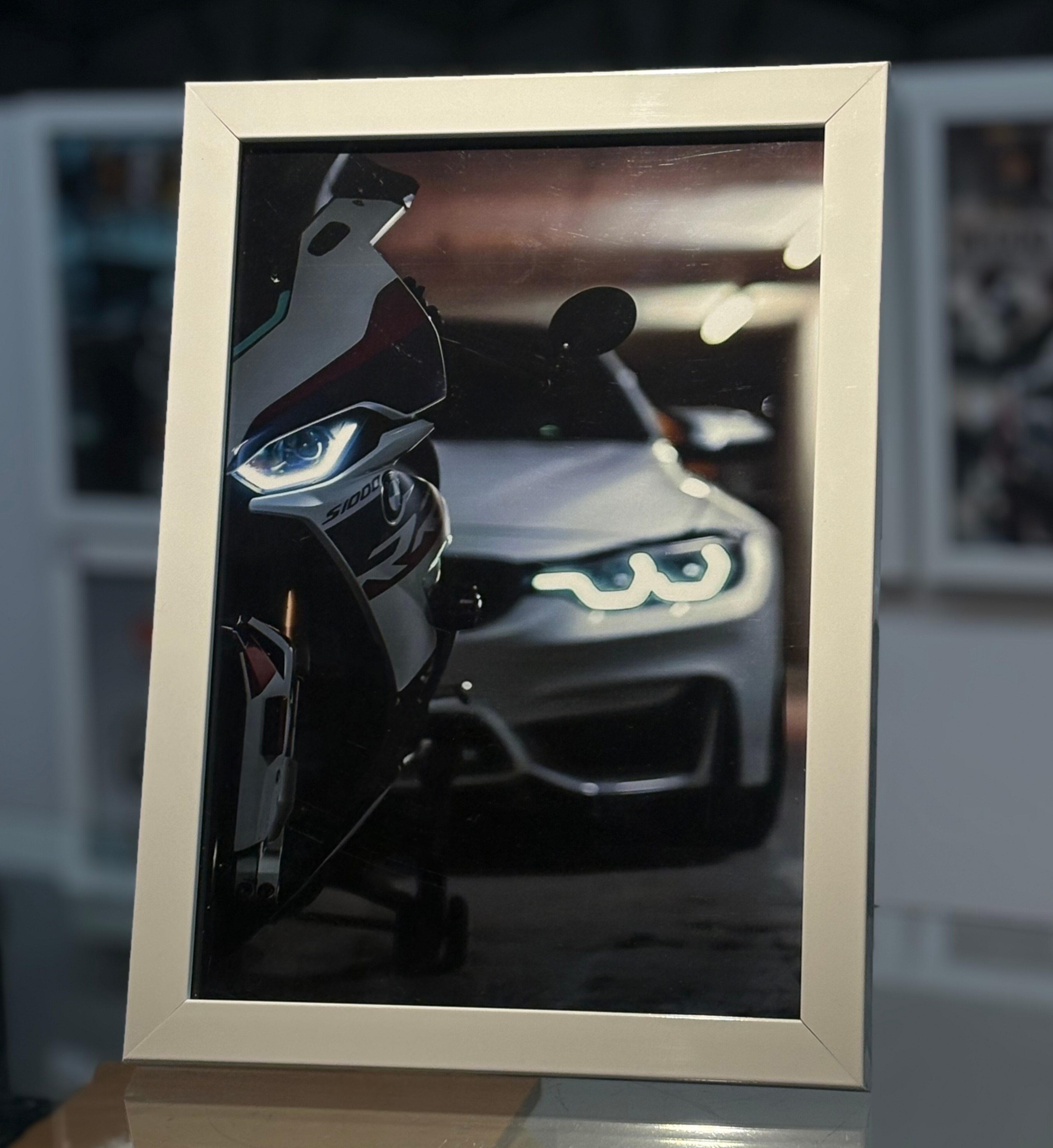 تابلو دکوری BMW مدل ماشین و موتور برند استیکر لئو